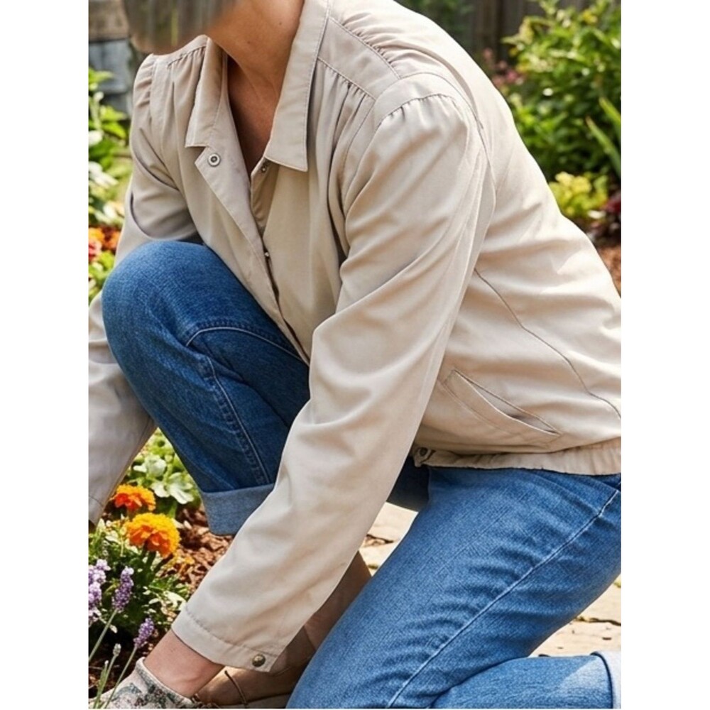 Vintage Versatile Women's Utility Jacket in Tan